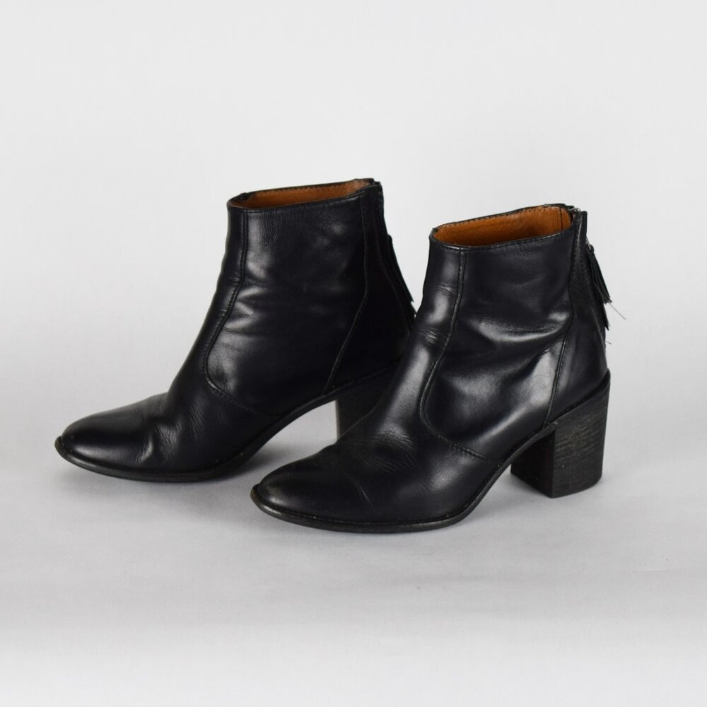 Madewell Ames black leather ankle booties